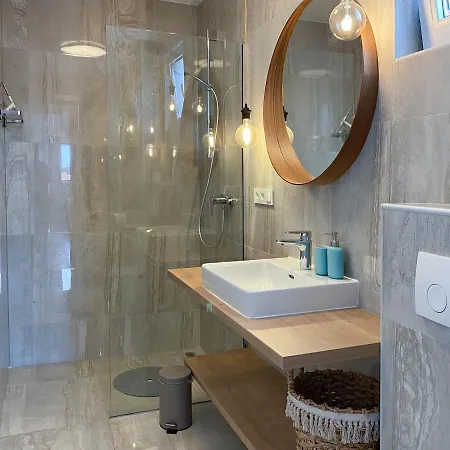Marisa Hvar Iii Apartment